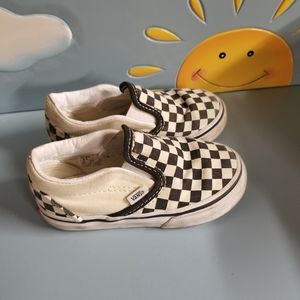 1 pair of vans toddler size 6c